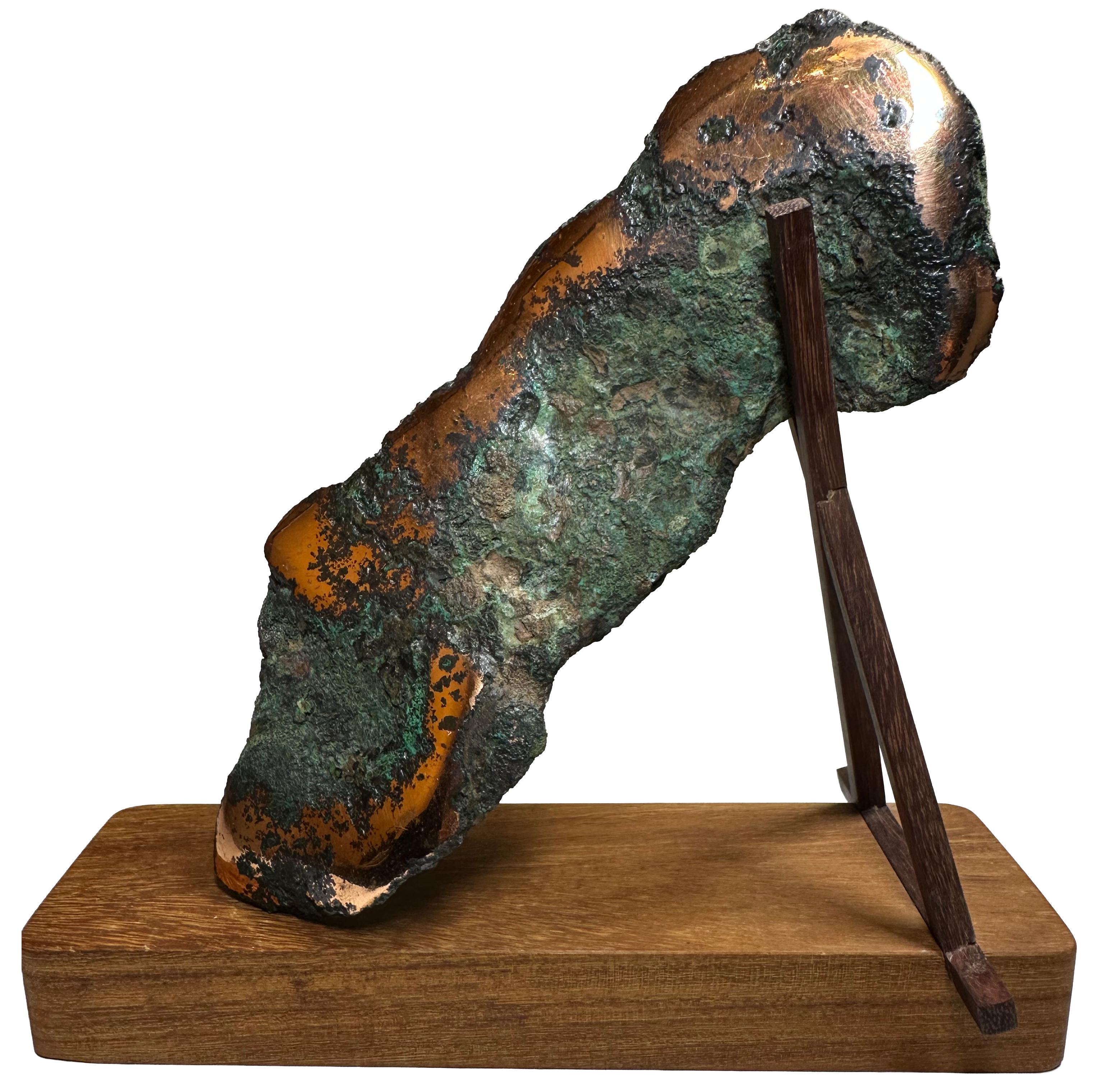 Cuivre flottant sur socle en bois