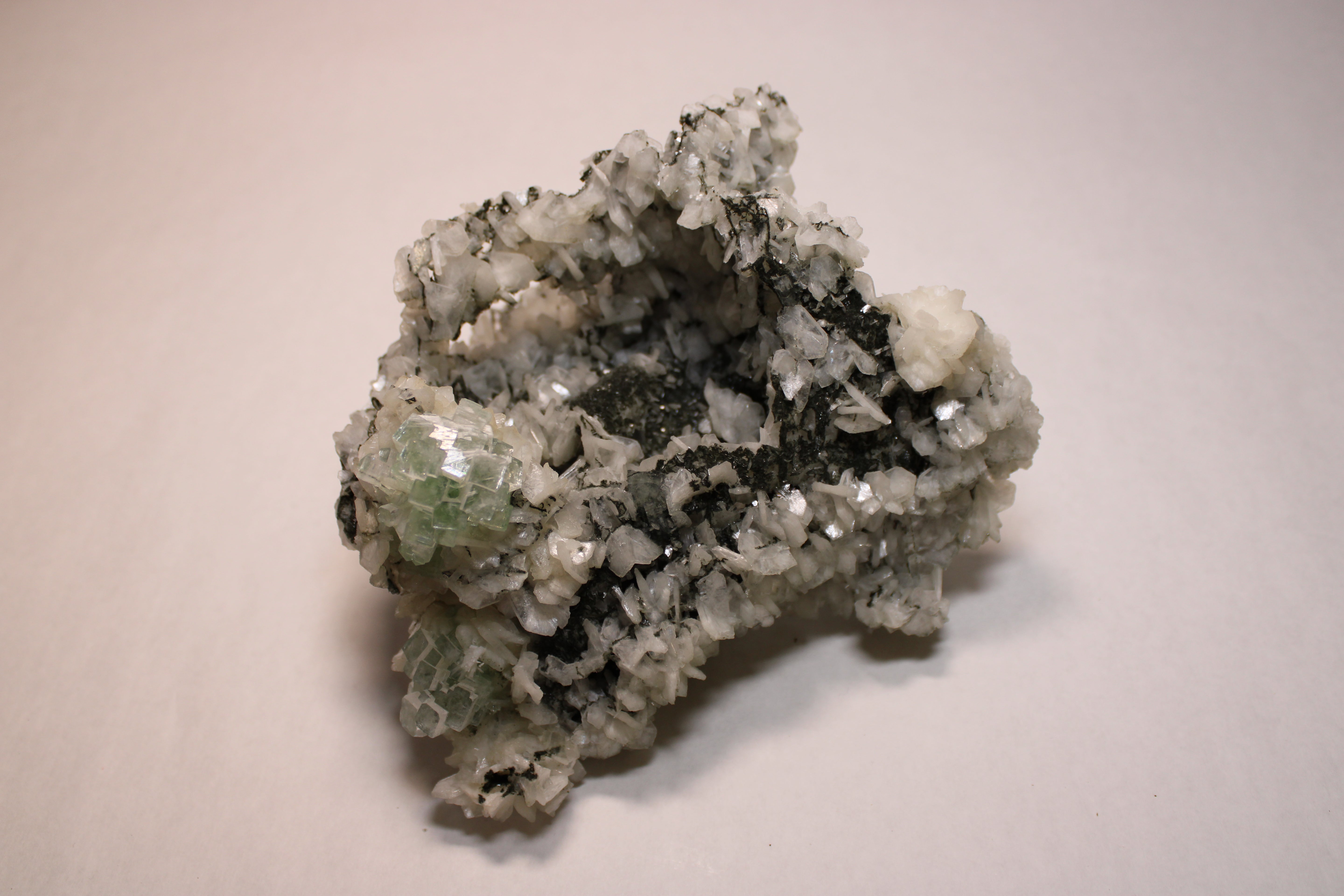 Apophyllite, Stilbite, Quartz (Haute Qualité)