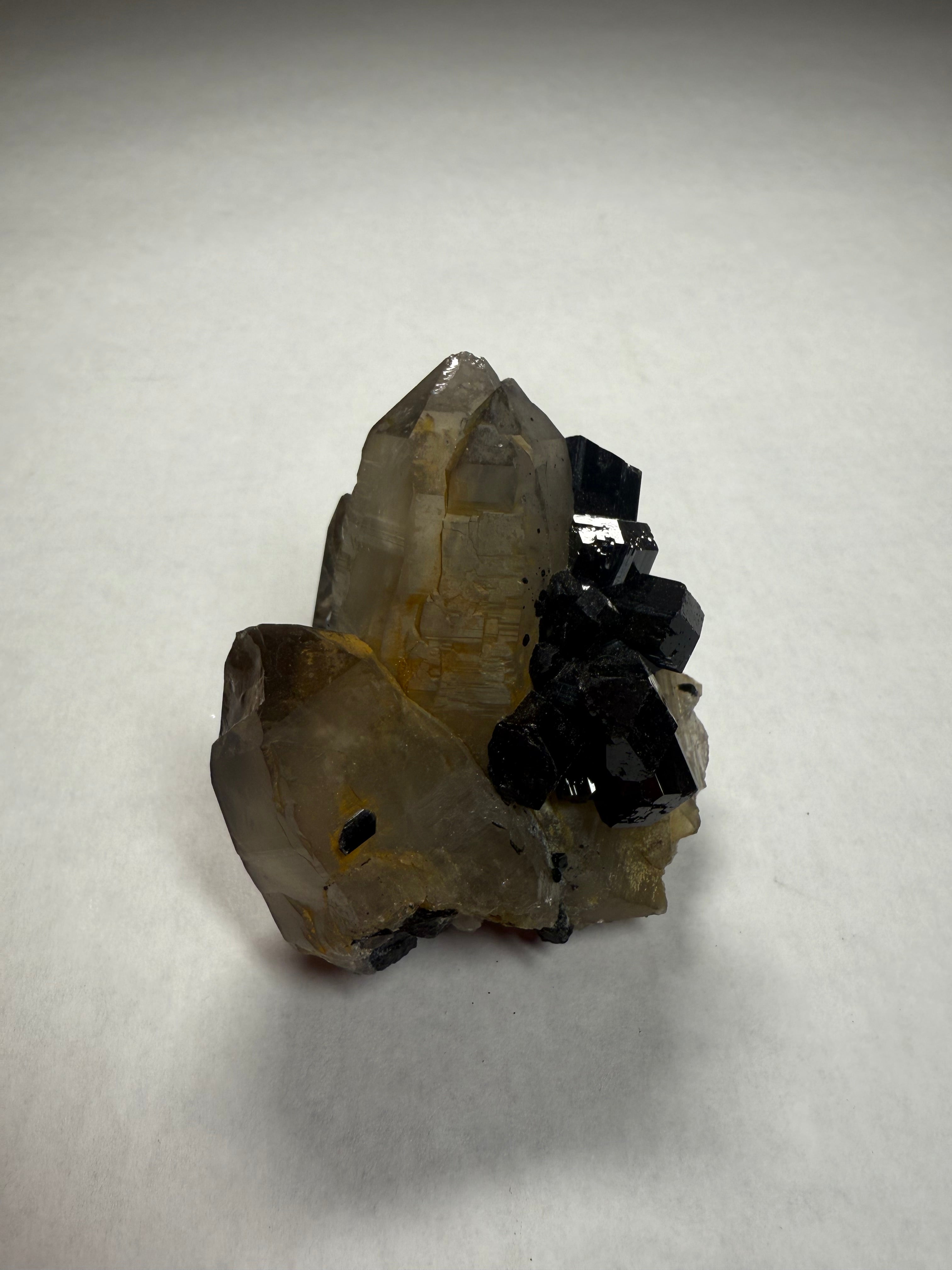 Cuarzo con turmalina